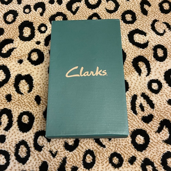 Brand new Clark’s slip Resistant black slides - Picture 6 of 16